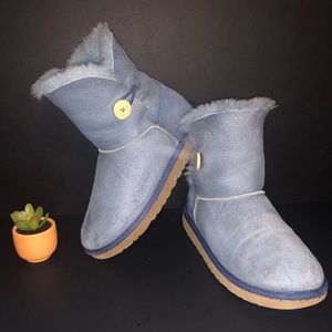 Girls UGGS SIZE 4